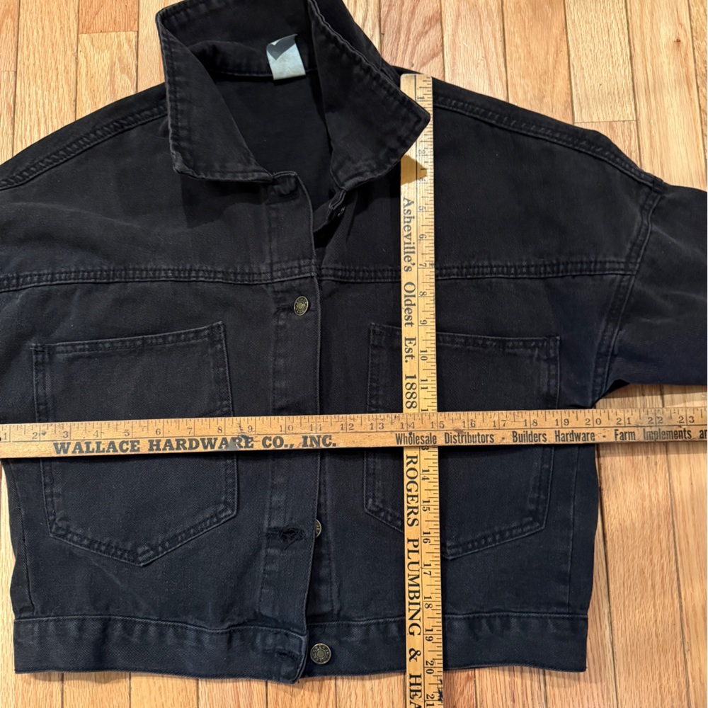 Black Denim Jacket Red Heart Patchwork Crochet Sn… - image 4